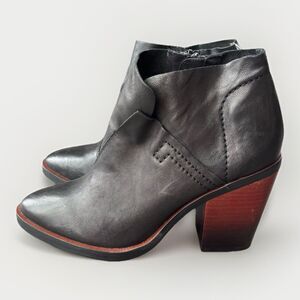 Kelsi Dagger Black Leather Booties Size 8 Soft Supple Heeled Boots